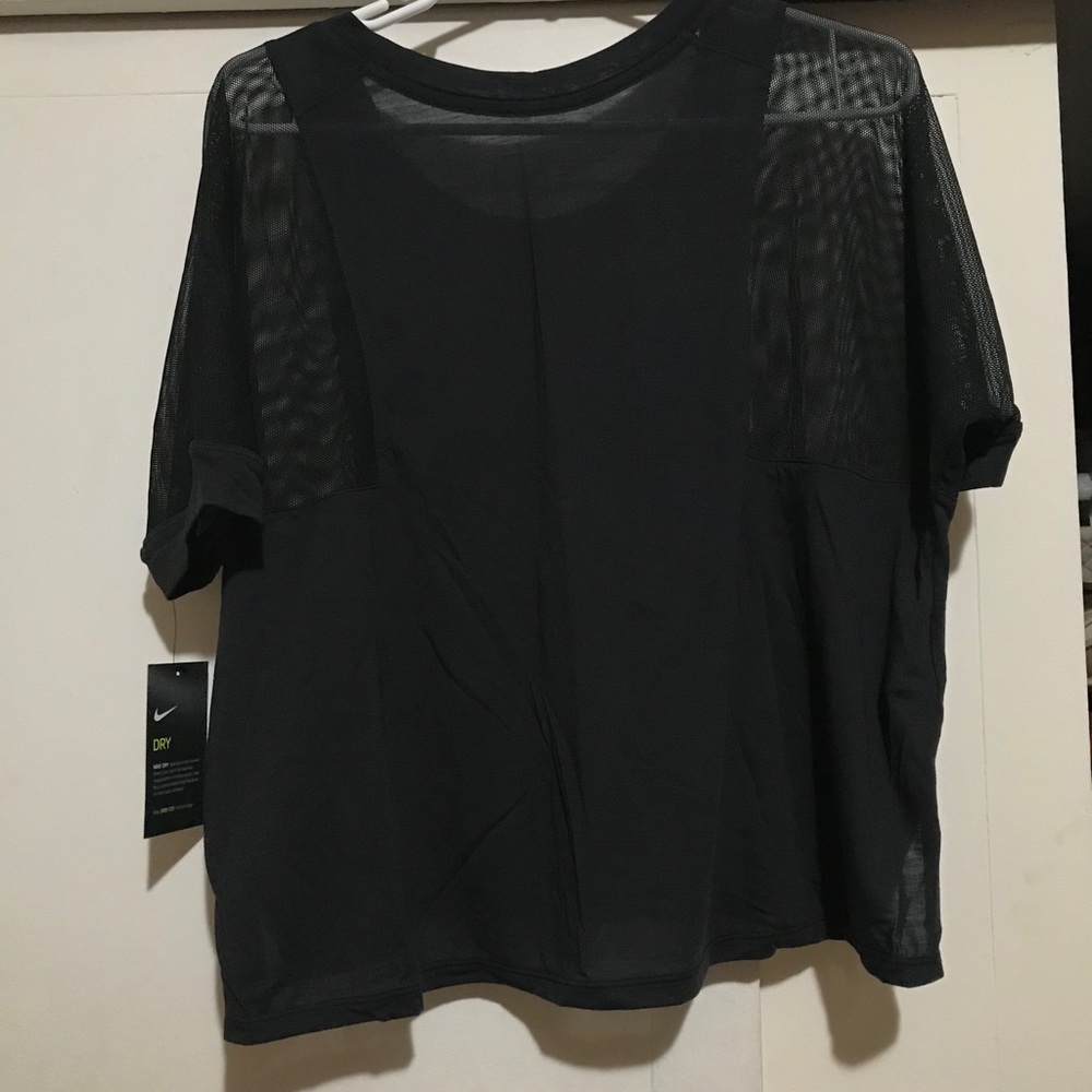 Nike top